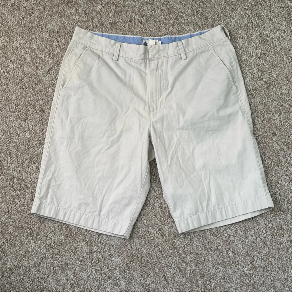 J. Crew Men's Off-White Flat-Front Chino Shorts 34 - Picture 1 of 5